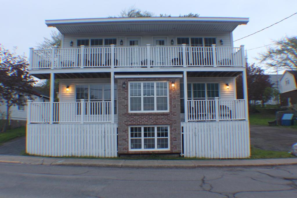 Dolan'S Gold House Apartment Pictou Exterior photo